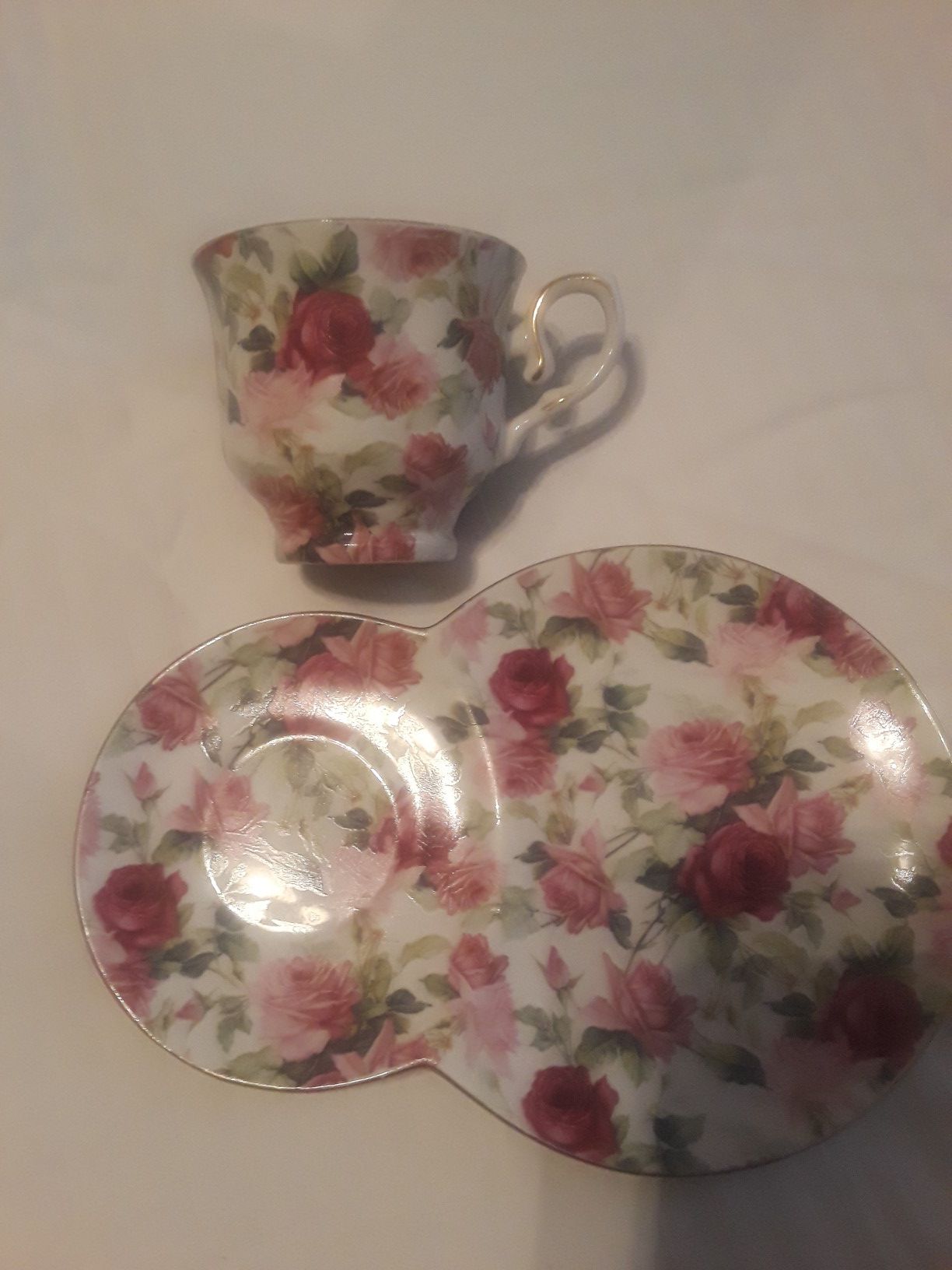Victoria's Garden tea cup & desert saucer