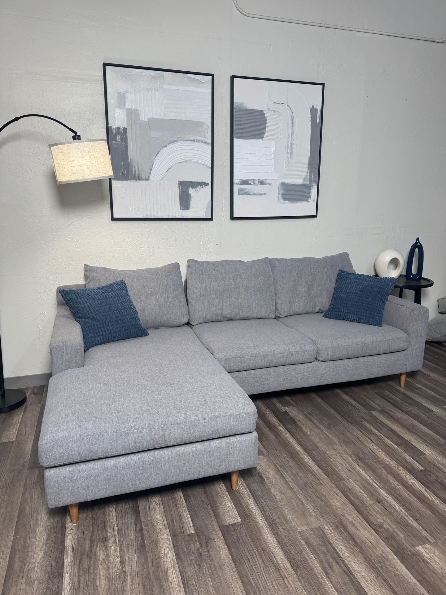 FREE DELIVERY Interior Define Sectional Couch