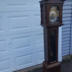 Grandfather Clock 6ft Tall Not Heavy! Great Show Piece!