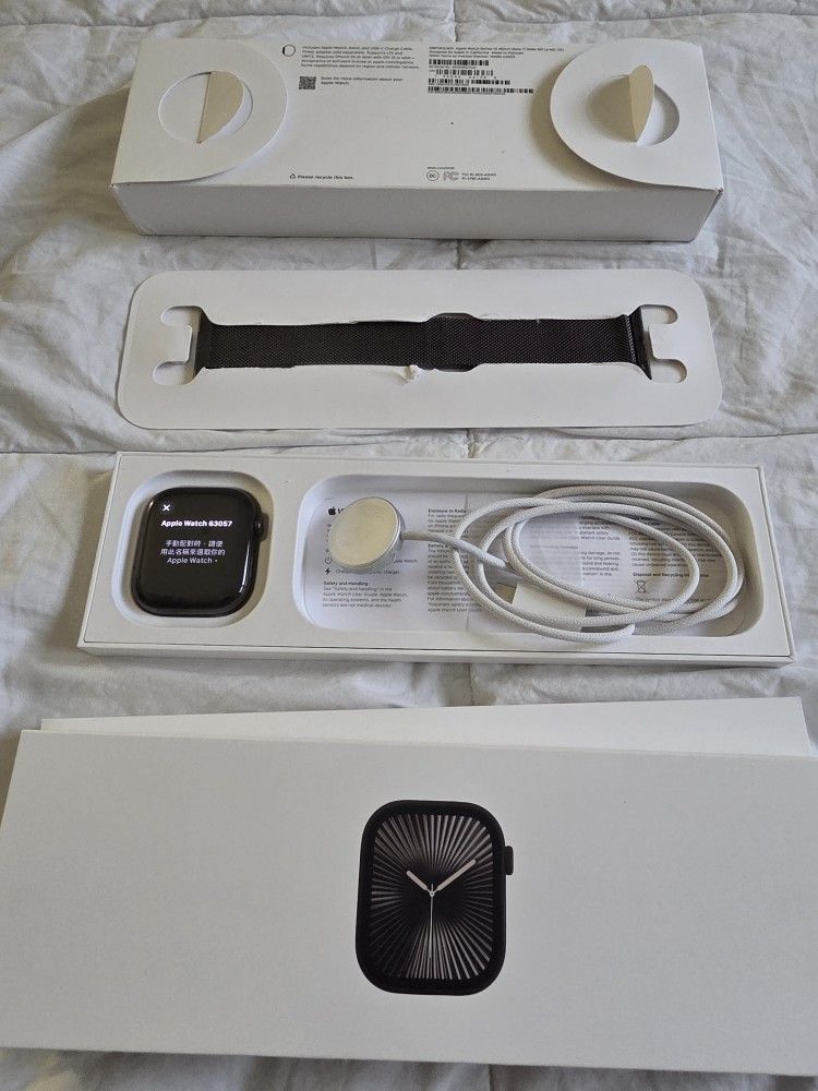 Apple watch Model 10 Titanium Edition