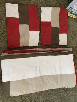 Full comforter ans two pillow shams