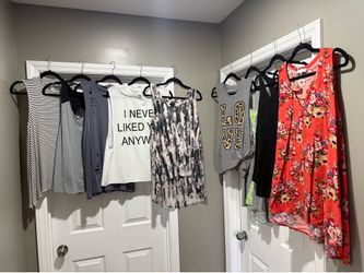 Women’s Sleeveless Tops Size Small & Medium (9 Pieces)
