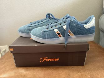 Women’s Forever Size 8 Denim Shoes. Shows Also Light Up!