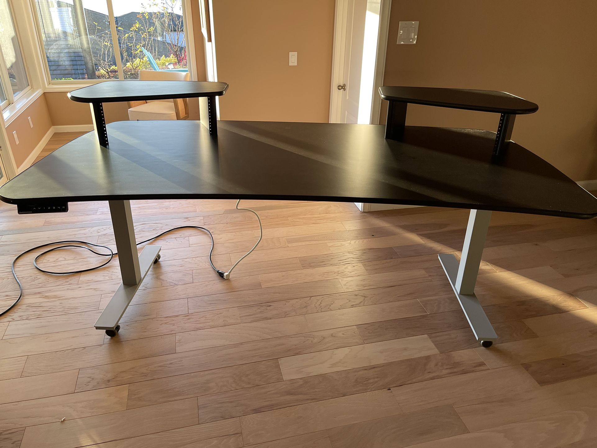 Desk  (81W X 38D) Sit-Stand Studio