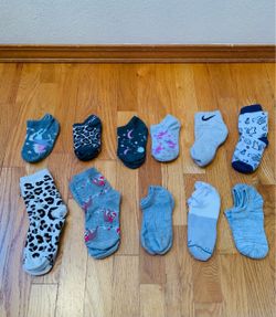 Girls Sock Bundle Size S/M ( 5.5 “ to 7” ) Excellent Condition, Various Brands