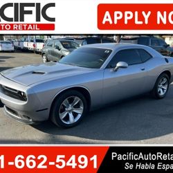 2015 Dodge Challenger SXT
