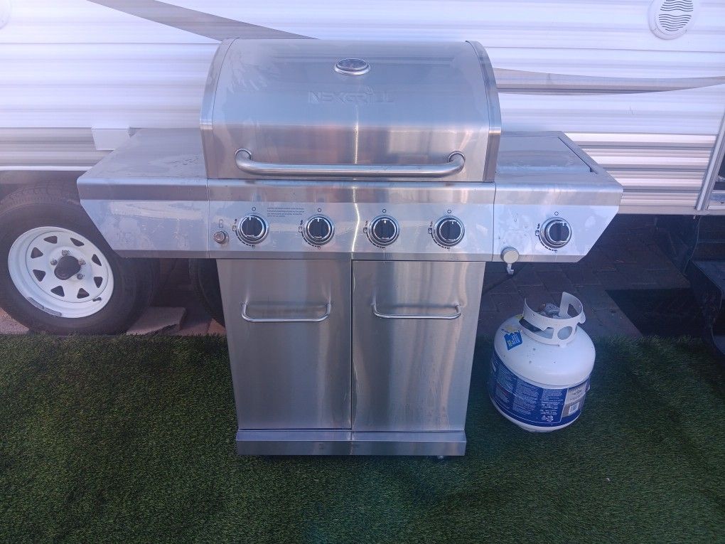 Nexgrill BBQ Grill With Propane Tank 