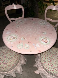 Cute vintage/shabby chic dining set