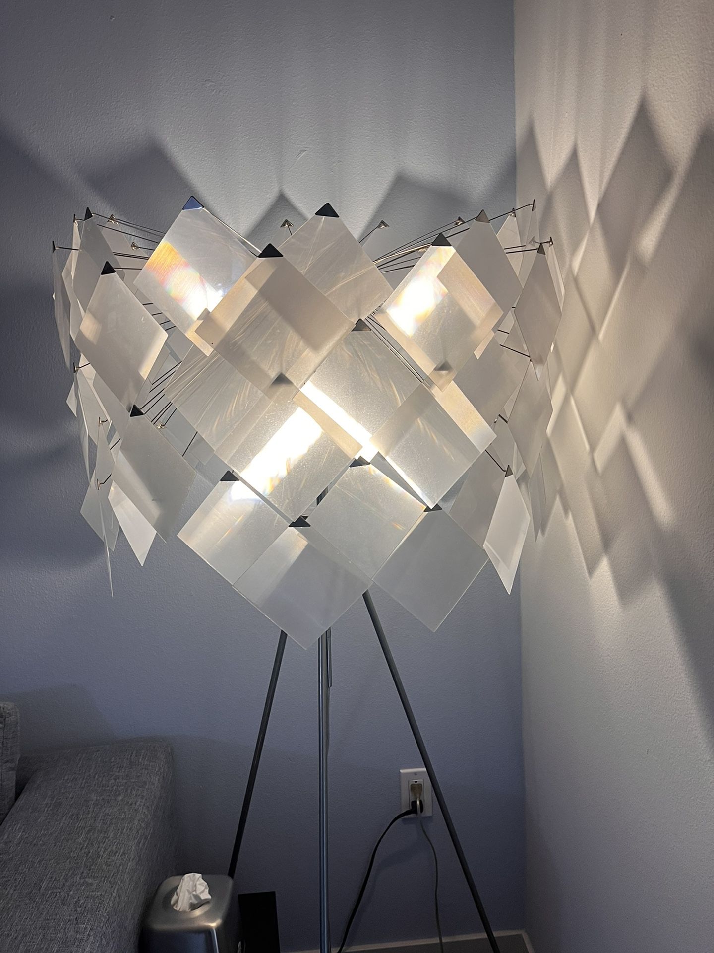 Tripod Modern Floor Lamp 