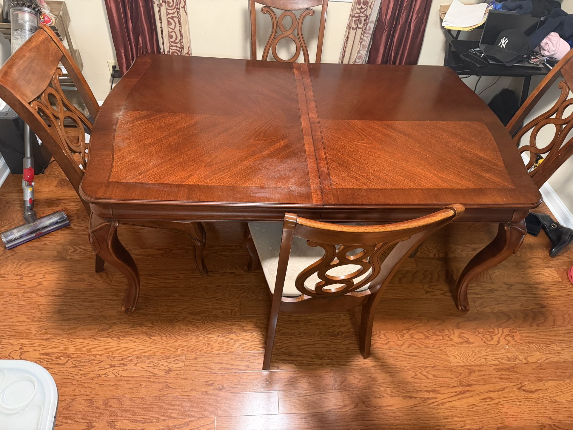 Dining Table w/ 4 Chairs 