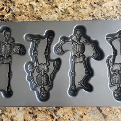 Willam Sonoma Skeleton Cake Mold 