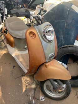80cc Vespa gas scooter