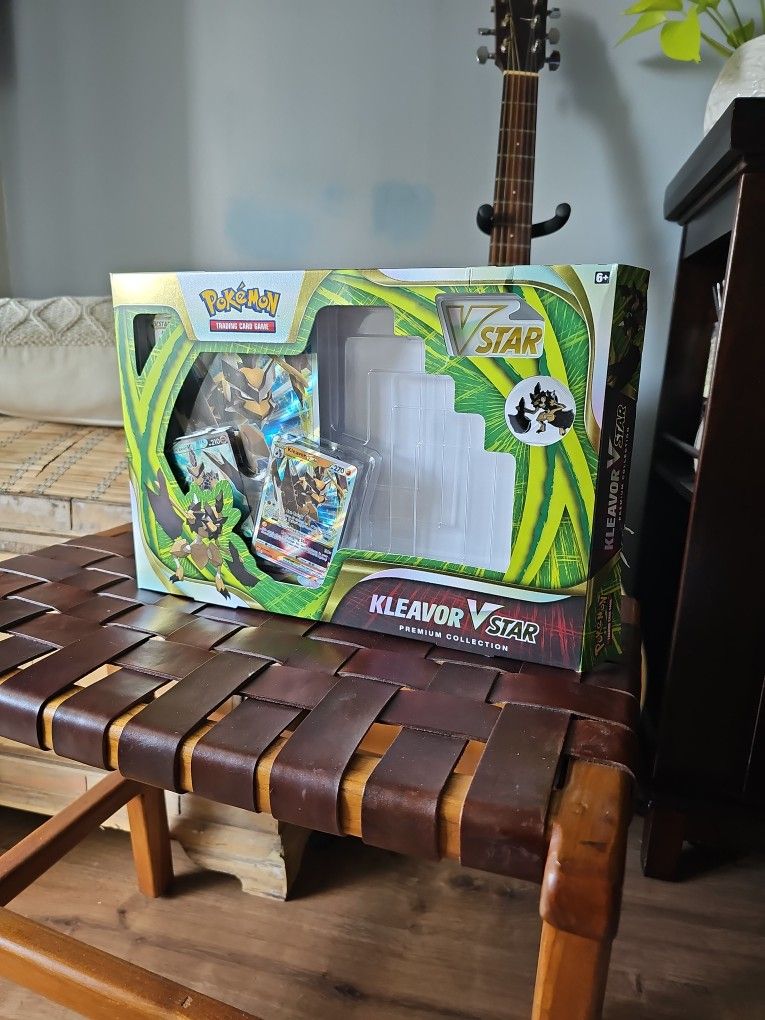 Pokemon Kleavor Vstar Premium Collection Box (Opened | No Packs Inside)