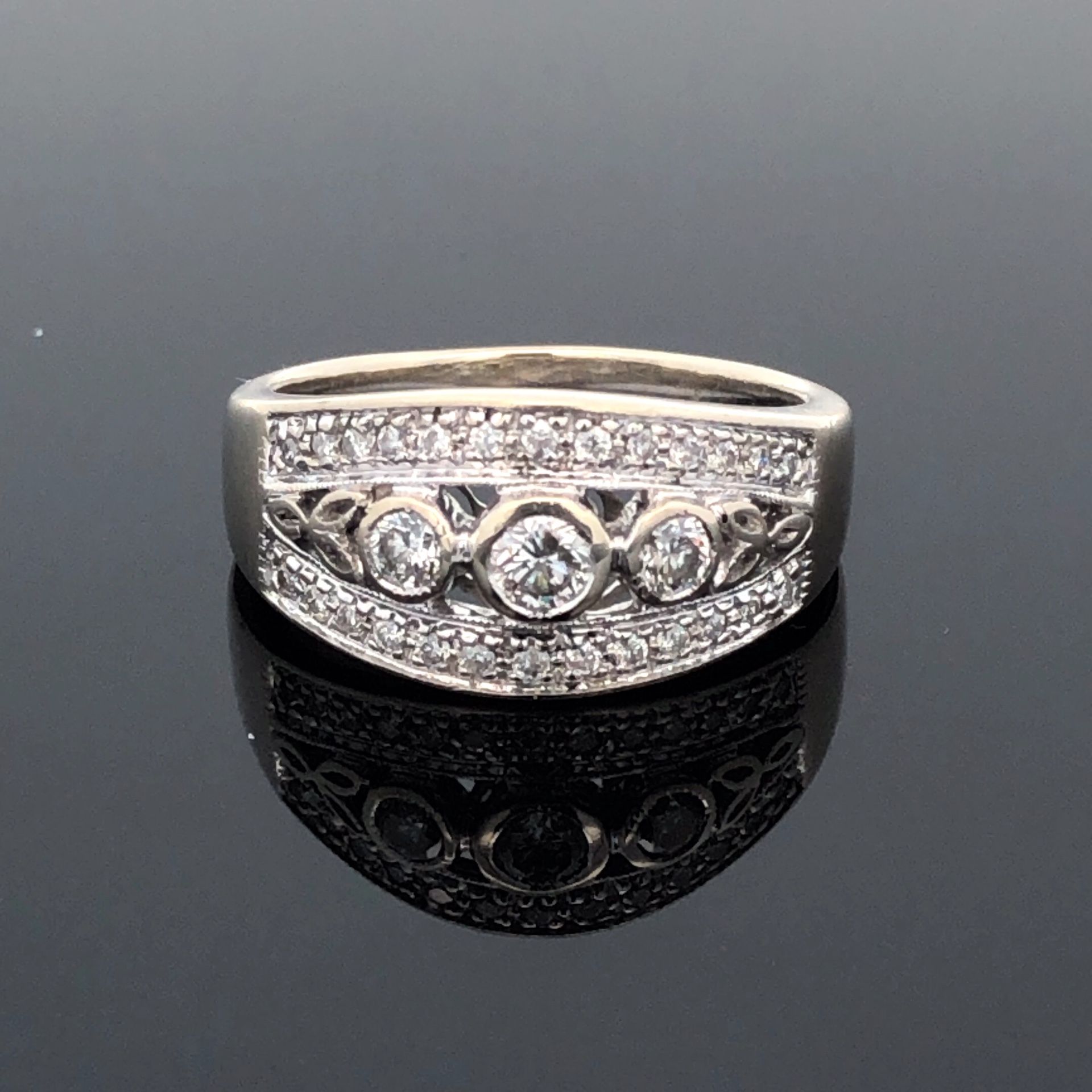 Fancy Ladies Ring,All Products : American Fashion Style Bags On Sale