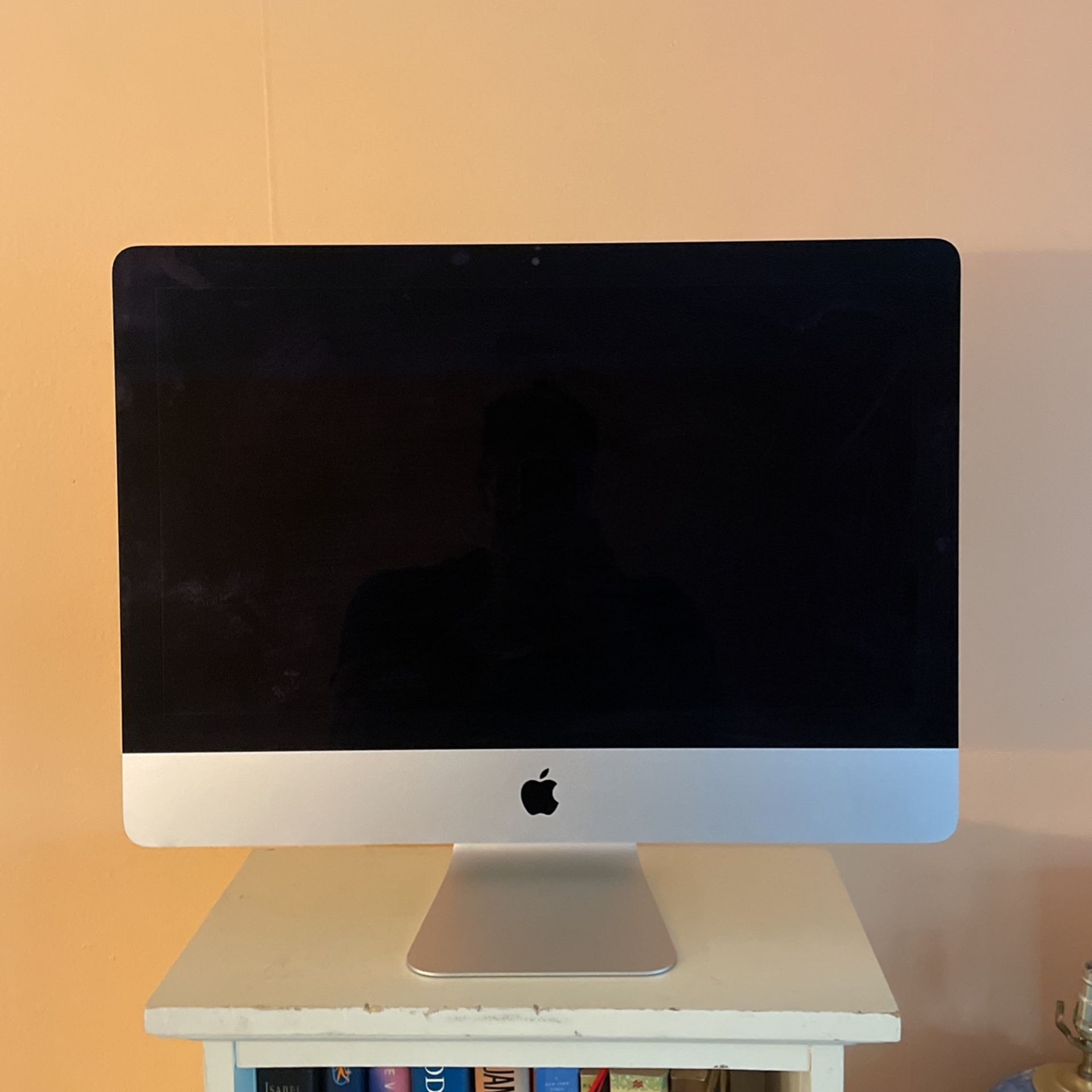 iMac Computer 24" version 10.12