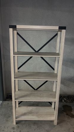 RUSTIC FARMHOUSE BOOKSHELF