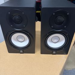 Yamaha HS5 Powered Studio Monitors - Pair