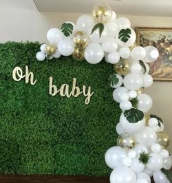 Artificial Grass Backdrop + Balloons Garland