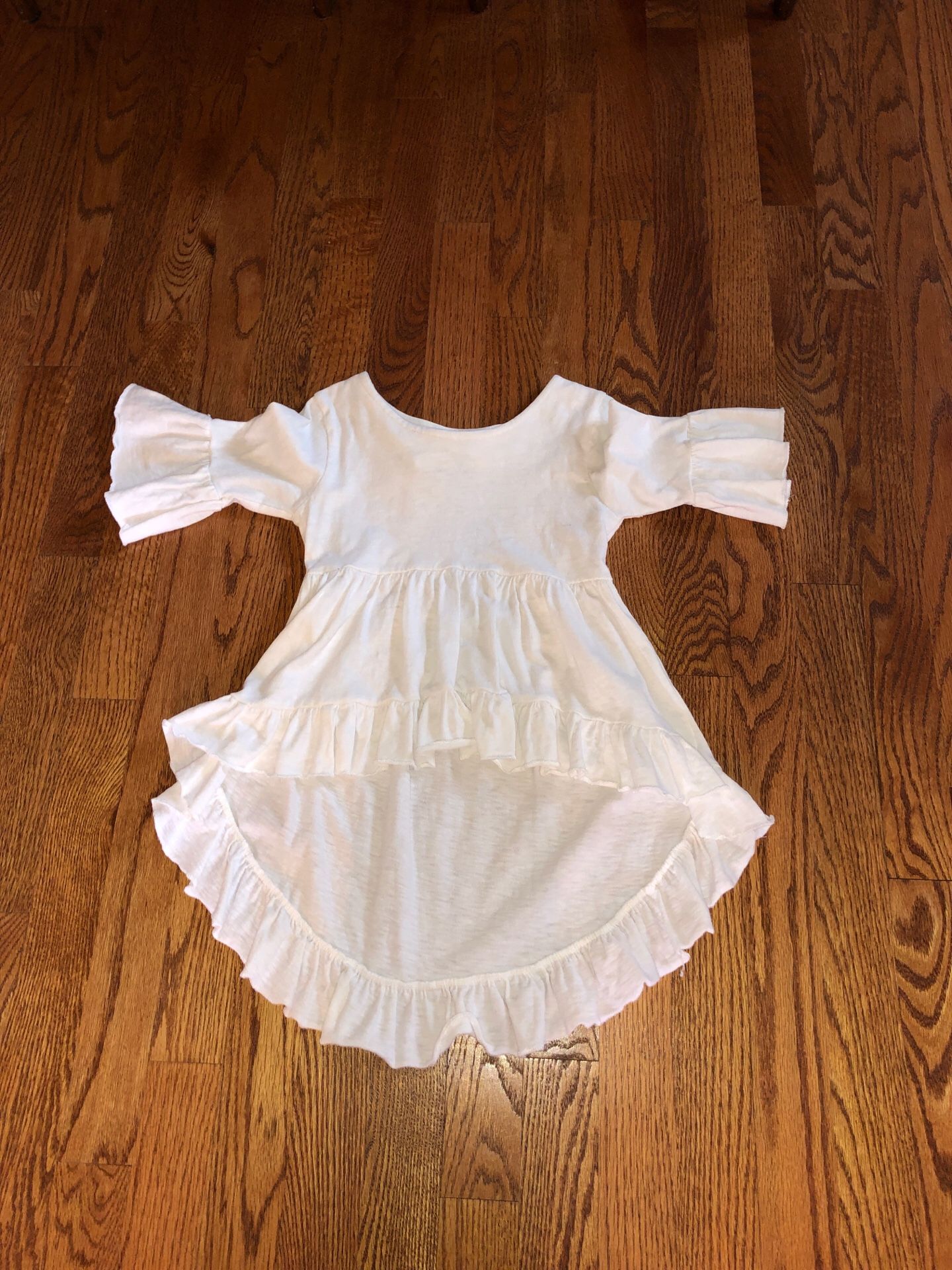 Girls ruffle top size 2-4 like New