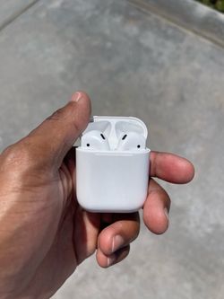 Apple AirPods (2nd generation)