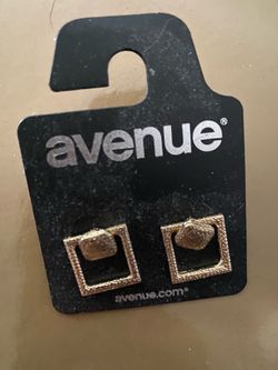 Women earrings Avenue