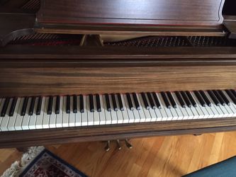 BABY GRAND PIANO