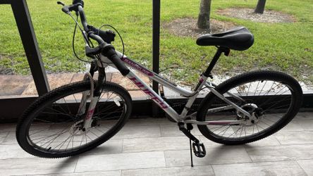 Mountain Bike – Huffy 27.5” Range Line