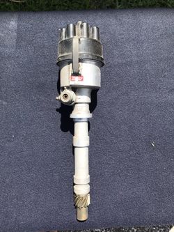 Mallory 2664501 Chevy Point Distributor, Iron Gear, Mech Advance, w/Tach Dr