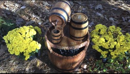 New Electric Outdoor Barrel Waterfall Fountain With Pump $50