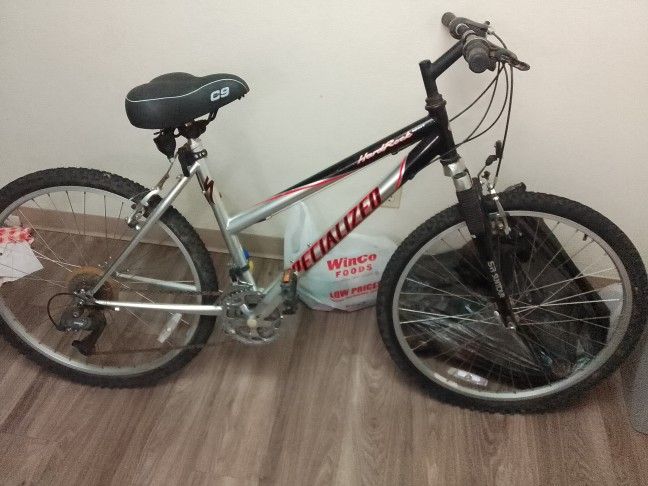 Specialized Hard Rock Women'sspecidlized  29 Men's Bike