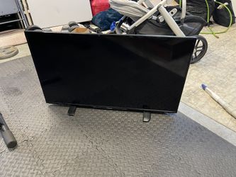 41 Inch TV INSIGNIA
