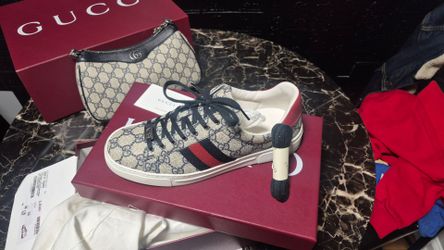 Gucci sneaker size 38 and Gucci bag.