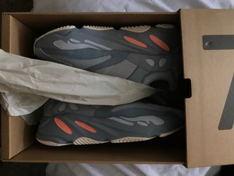 Adidas Yeezy 700 inertia