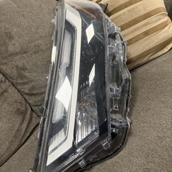 2023 Toyota Rav 4 OEM Headlights Left And Right
