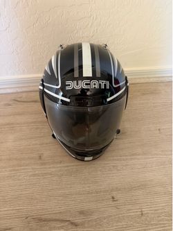 Motorcycle helmet
