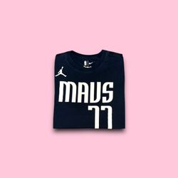 Dallas Mavericks Luka Doncic the Nike tee air Jordan jersey tee shirt large 