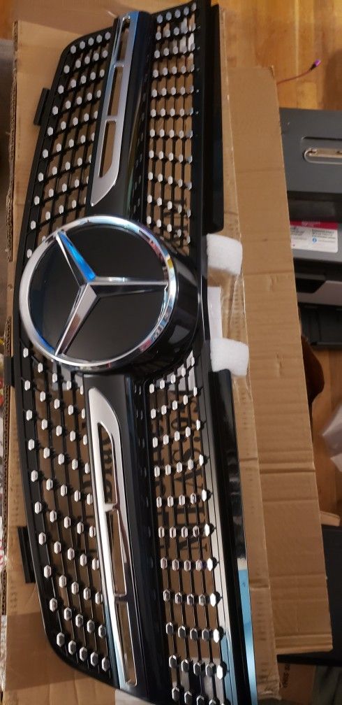 Diamond Star Upper Front Body grille grill Compatible with 2013 2014 2015 Mercede Benz X204 GLK250 GLK350