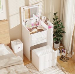 3 in 1 Vanity Desk ,Small Make Up Vanity Set with Flip Top Mirror , Makeup Vanity Table with Storage Makeup Stool , 18.9”W Dressing Table with 3 Drawe