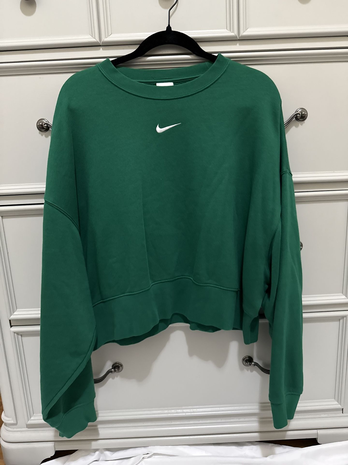 Green Nike oversized cropped sweatshirt 