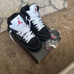 Size 6.5y Jordan metallic 5s