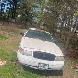 2004 Ford Crown Victoria