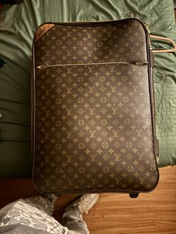 Louis Vuitton Suitcase with wheels