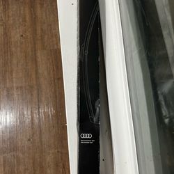 AUDI OEM WINDSHIELD WIPER BLADE – 1 BLADE (NEW)