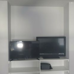 Selling 2 TV's