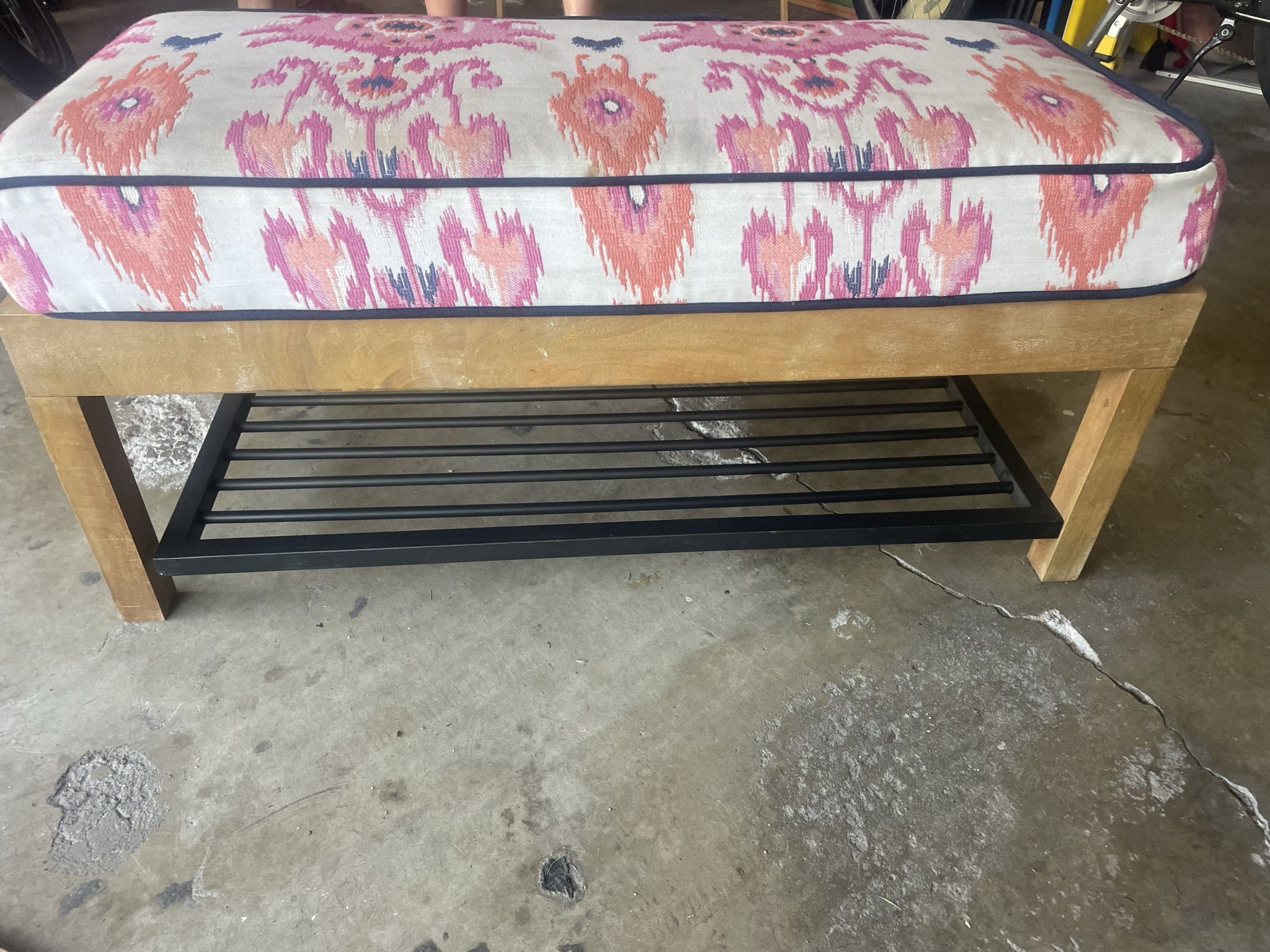 Foyer Ottoman