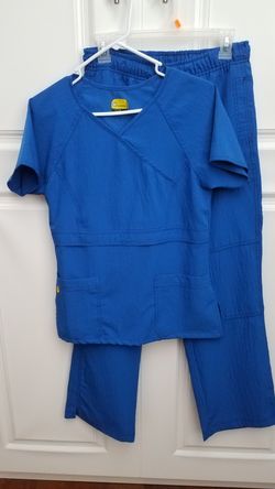 Scrub set