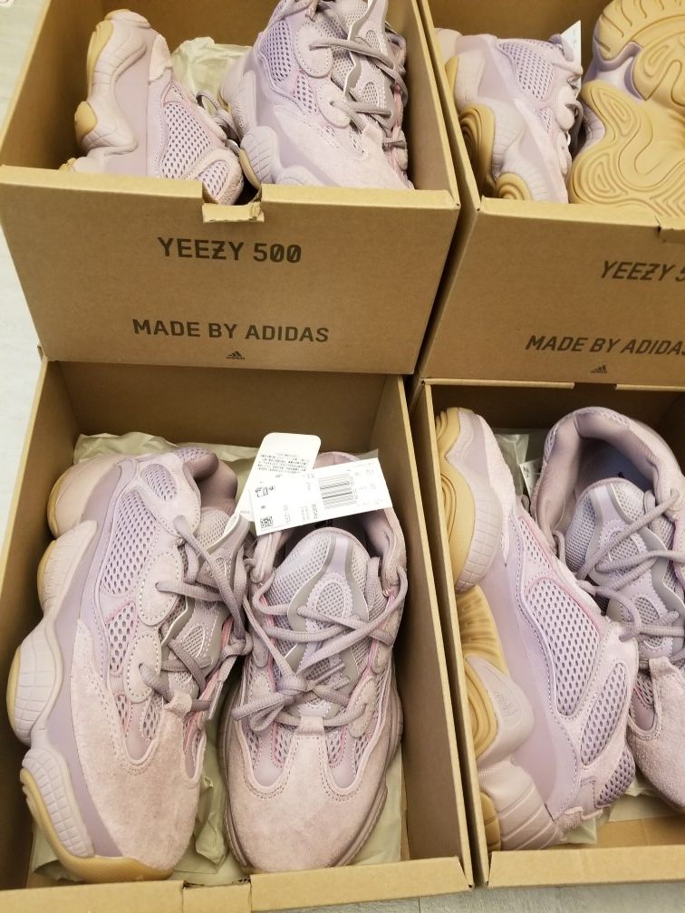 YEEZY 500 SOFT VISION SIZE NEW AUTHENTIC PRICE $300 FIRM