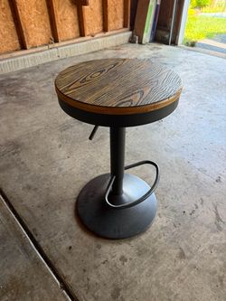 Adjustable Bar Stool with Wood Seat