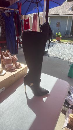Black Knee-High Stiletto Heel Boot