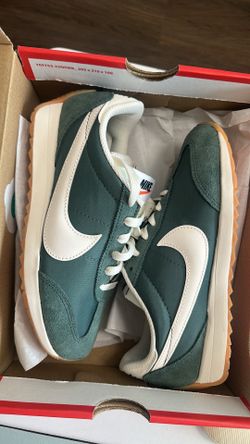 Nike Pacific Green Sail Gum (Women's)